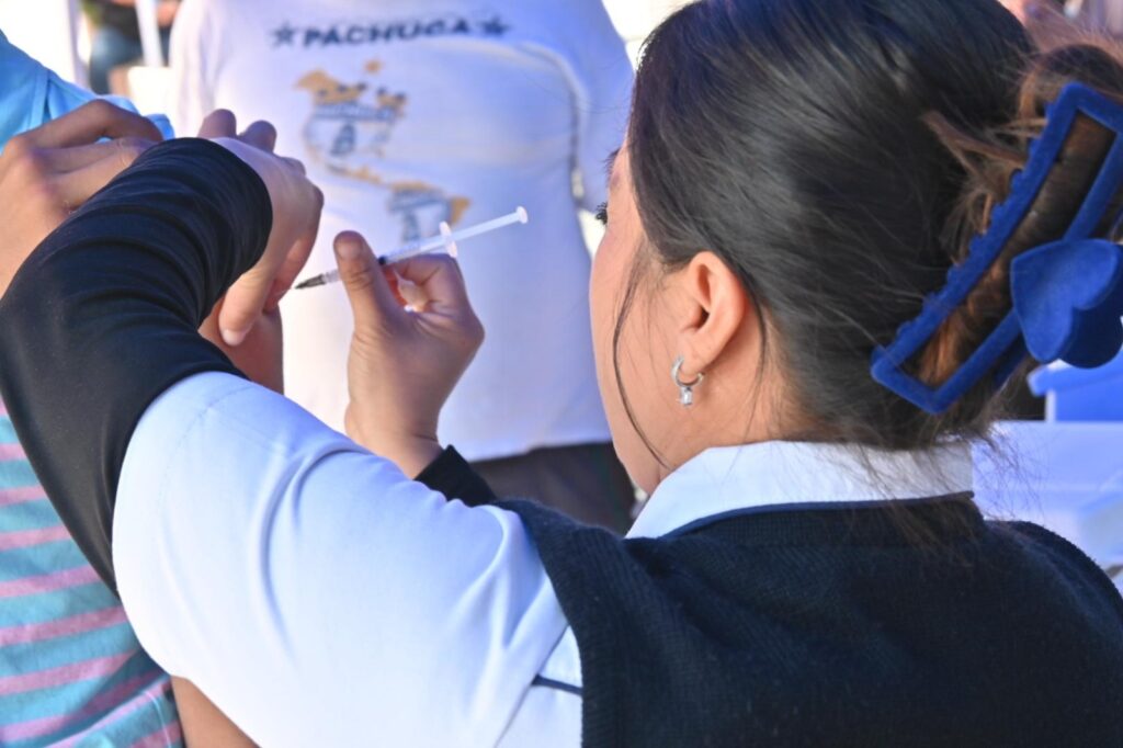 Graciela Argueta, diputada, Jornada de Salud (1)